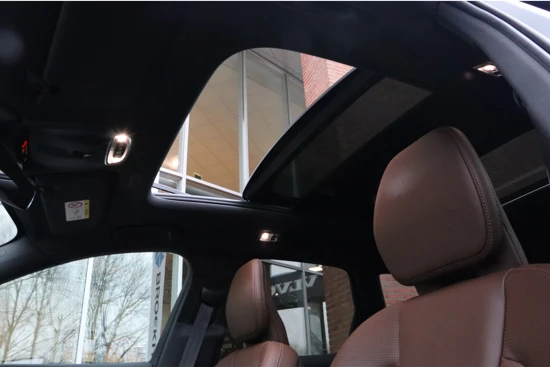 Volvo XC60 T8 AWD Recharge Inscription | Trekhaak | Head-Up Display | Stoelventilatie | Stoelmassage | Camera | Standkachel Met Volvo On Ca