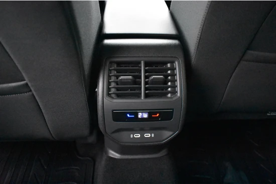 SEAT Leon 1.0 eTSI 110PK DSG-7 Style Business Intense | NAVIGATIE | CAMERA | ADAPT. CRUISE