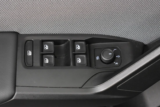 SEAT Leon 1.0 eTSI 110PK DSG-7 Style Business Intense | GARANTIE T/M 2026 | CAMERA | ADAPT. CRUISE | NAVIGATIE | APP CONNECT | LED