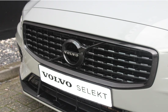 Volvo S60 T6 Recharge AWD R-Design | 20'' | Exterior Styling Pack | Panoramadak | Head-up | Camera | Pilot Assist | BLIS