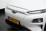 Hyundai KONA EV Premium 64 kWh 204PK | 4% bijtelling | Stoelverwarming en Ventilatie | Stuurverwarming | Adaptieve Cruise | Navigatie | Camer