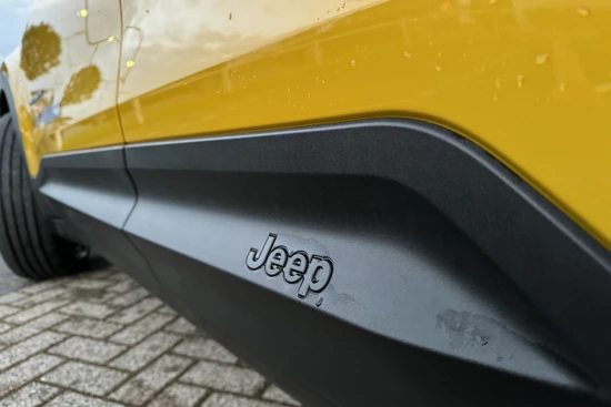 Jeep Avenger Summit 54kWh | Navigatie, Climate, Sensoren voor/achter, Camera, Carplay, Keyless, Elek. Klep