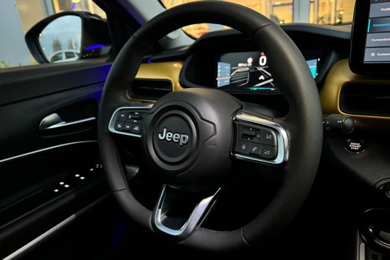 Jeep Avenger Summit 54kWh | Navigatie, Climate, Sensoren voor/achter, Camera, Carplay, Keyless, Elek. Klep