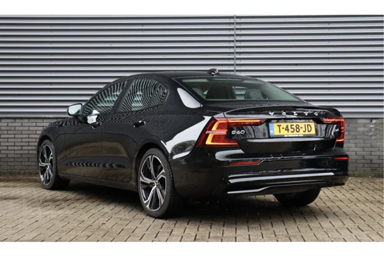 Volvo S60 B4 PLUS DARK | PANORAMADAK | MEMORY | LEDER | HARMAN KARDON | GETINT GLAS