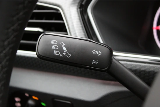 Volkswagen T-Cross 1.0 TSI 110PK R-Line | Navigatie | Extra Fabrieksgarantie | Parkeersensoren v+a | App-Connect | ACC | Virtual Cockpit