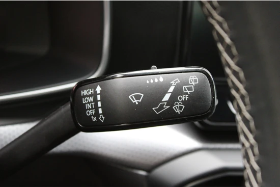 SEAT Leon 1.0 eTSI 110PK DSG Aut. Style Business Intense | Extra Fabrieksgarantie | Virtual Cockpit | Achteruitrijcamera | 17'' LMV | Park