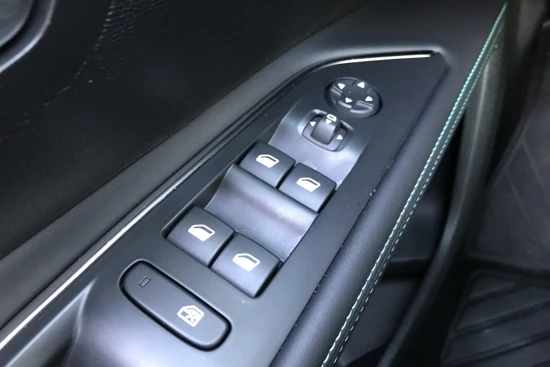 Peugeot 5008 130pk 7-pers Allure Automaat | Leder | Camera | Cruise control | Navigatie | Parkeersensoren Achter