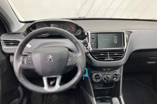 Peugeot 2008 1.2 VTI 110pk Blue Lion | Navigatie | Panorama dak | Cruise Control | Parkeerhulp achter |