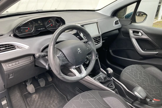 Peugeot 2008 1.2 VTI 110pk Blue Lion | Navigatie | Panorama dak | Cruise Control | Parkeerhulp achter |