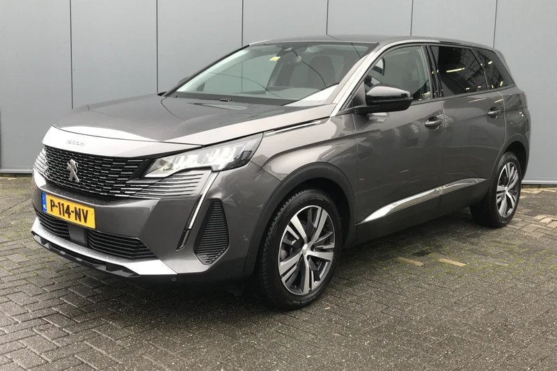 Peugeot 5008 1.2 130pk 7-Zits Allure Automaat | Led | Leder | Camera | Climate | Keyless | NL. Auto | Navigatie | 18" Lichtmetaal | Cruisecon