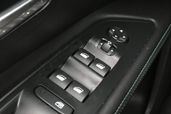 Peugeot 5008 130pk 7-pers Allure Automaat | Leder | Camera | Cruise control | Dodehoeksensor | Navigatie | Parkeersensoren Voor+Achter