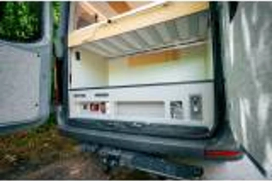 Volkswagen Crafter Leaf 4 | Leder | Led | Adaptive Cruise | Dwars bed | 4 Zitplaatsen