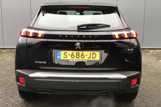 Peugeot 2008 1.2 100pk Active Pack | LED | Climate | Navigatie | NL. Auto | 16" Lichtmetaal | Parkeersensoren | Cruise control