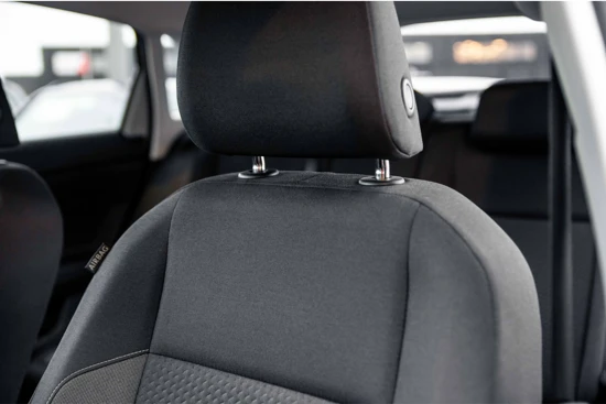 Volkswagen Taigo 1.0 TSI Life | Navigatie | Parkeersensoren | Carplay | Cruise Adaptief