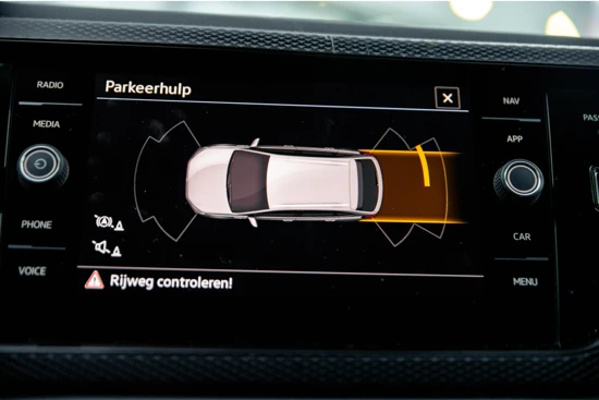 Volkswagen Taigo 1.0 TSI Life | Navigatie | Parkeersensoren | Carplay | Cruise Adaptief