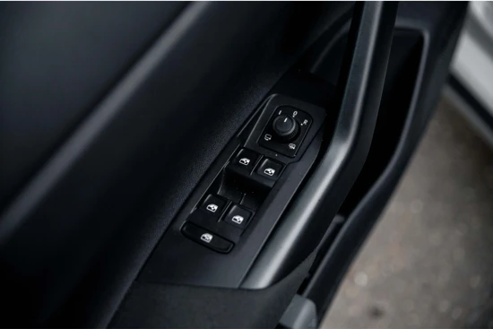 Volkswagen Taigo 1.0 TSI Life | Navigatie | Parkeersensoren | Carplay | Cruise Adaptief