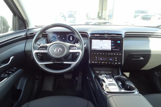 Hyundai Tucson 1.6 T-GDI PHEV Comfort Smart 4WD | PLUG-IN-HYBRID | NAVIGATIE | STOEL- & STUURVERWARMING | ACHTERUITRIJCAMERA