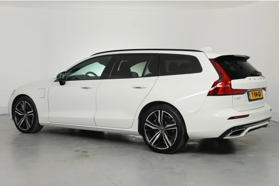 Volvo V60 2.0 T8 Twin Engine AWD R-Design | Leder | Clima | Camera | BLIS | Memory Zetels | LED | Stoelverwarming | 19'' Lichtmetalen Velg