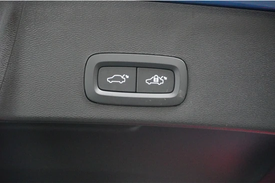 Volvo XC40 Recharge Plus | Warmtepomp | Camera | Adap. Cruise | Pilot Assist | BLIS | Elek. Achterklep | 19 Inch | Keyless