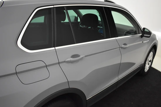 Volkswagen Tiguan 1.5 TSI 150PK DSG/AUTOMAAT | Zwenkbare trekhaak | App-connect met Google maps Navigatie | Led koplampen | Achteruitrijcamera | W