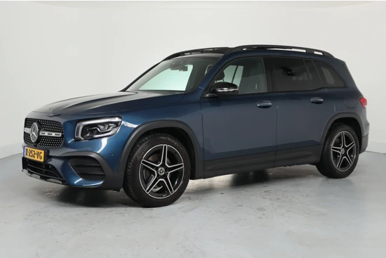 Mercedes-Benz GLB 180 Business Solution AMG 7p. | Open Dak | Ambient Lighting | Trekhaak | Led | Memoryzetels | Navi | Stoelverwarming | Camera |