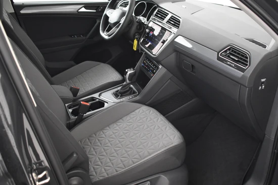 Volkswagen Tiguan 1.5 TSI 150PK DSG/AUTOMAAT | App-connect met Google maps navigatie | Led koplampen | Cruise control adaptief | DAB | Achteruitri