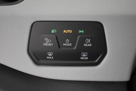 Volkswagen ID.3 204PK First Max 58 kWh | Head-up display | Warmtepomp | Panoramadak | Achteruitrijcamera | Adaptieve cruise control | App-connec