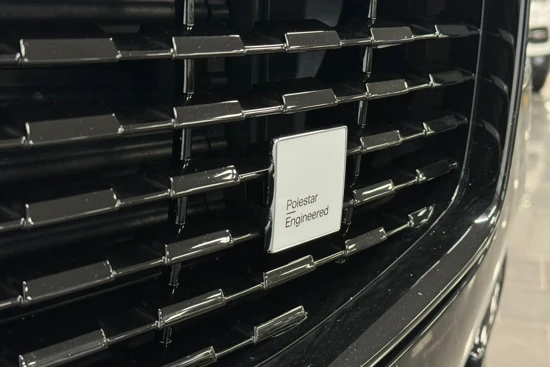 Volvo XC60 T8 AWD Polestar Engineered | Headup display | 360o camera | Lightning pack | Panoramadak | Trekhaak | 22" wielen |