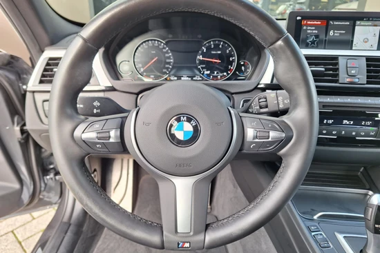 BMW 3 Serie Touring 318i M Sport 136PK | AUTOMAAT | LEDER | M-SPORTPAKKET | STOELVERWARMING | NAVIGATIE