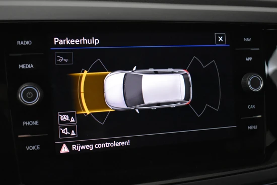 Volkswagen Polo 1.0 TSI 95PK R-Line Business | Fabrieksgarantie 2027 | Achteruitrij Camera | Volledig Digitaal Dashboard | Stoelverwarming | Mat