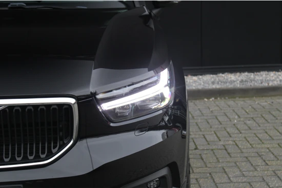 Volvo XC40 T3 Geartronic Momentum Pro | 18'' | Standkachel | Adaptieve cruise | Full LED | BLIS | Camera