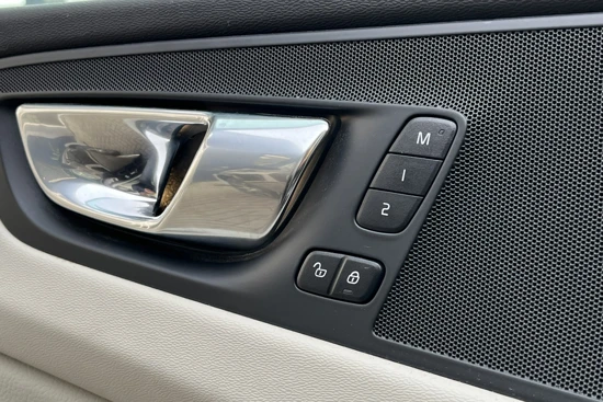 Volvo XC60 2.0 T5 AWD 250PK Inscription | Navigatie | Panoramadak | Elektrische Achterklep | Adaptive Cruise |