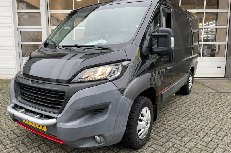 Peugeot Boxer 330 2.2HDi L1H1 Sport Edition