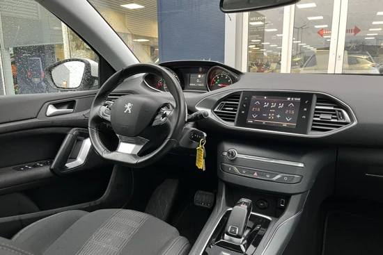 Peugeot 308 SW 1.2 130PK Automaat Blue Lease Premium | Panorama Dak | Camera | Navigatie |