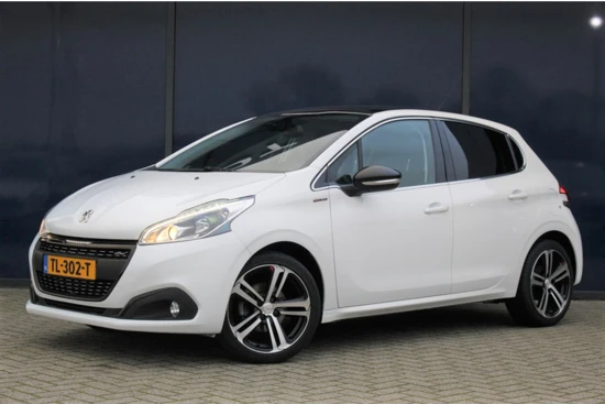 Peugeot 208 1.2 110PK GT-line | Pano | CAM | Navi | Cruise & Climate C. | Bluetooth | Touchscreen | 16" Lichtmet