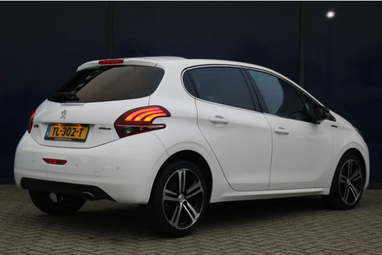 Peugeot 208 1.2 110PK GT-line | Panoramadak | Camera | Navigatie | Cruise & Climate C. | Bluetooth | Touchscreen | 16" Lichtmet