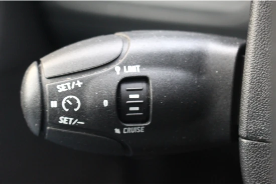 Peugeot 208 1.2 110PK GT-line | Panoramadak | Camera | Navigatie | Cruise & Climate C. | Bluetooth | Touchscreen | 16" Lichtmet
