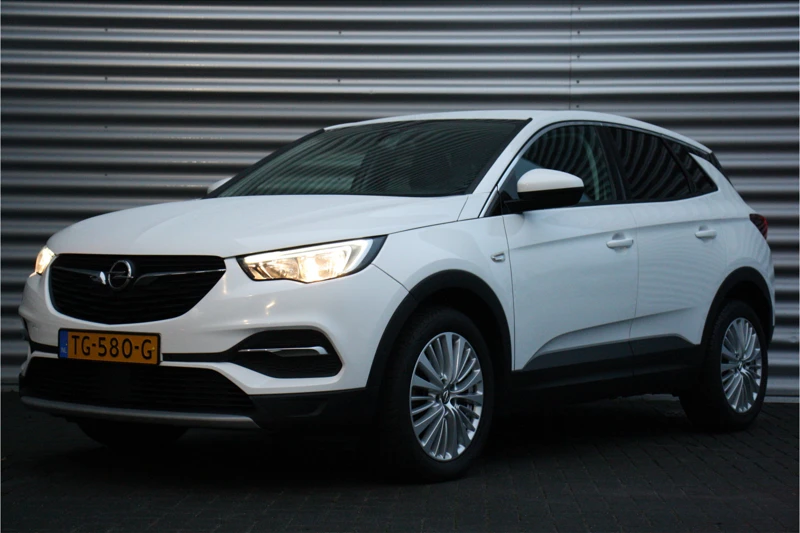 Opel Grandland X 1.2 TURBO 130PK INNOVATION / NAVI / LEDER / CLIMA / LED / AGR / PDC / 18" LMV / KEYLESS / DENON / CAMERA / BLUETOOTH / CRUISECON