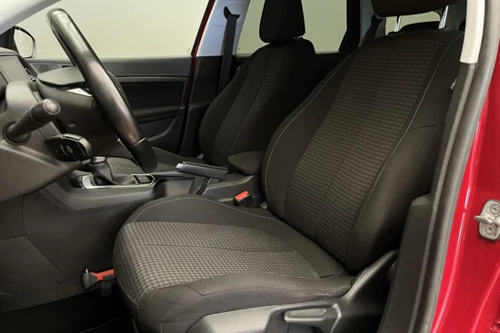 Peugeot 308 SW 1.2 130PK Executive | Navigatie | Parkeersensoren Voor + Achter | 16" Lichmetaal | Chroom | Cruise | Airco |