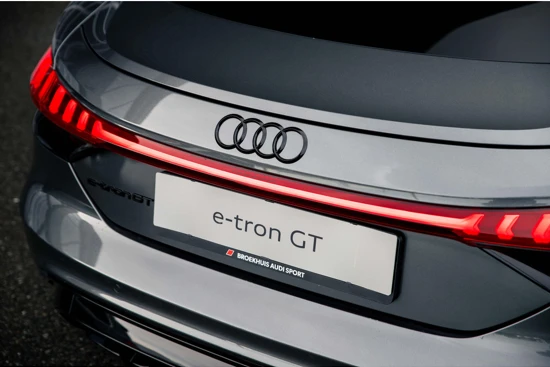 Audi e-tron GT QUATTRO 93kWh 476 2AT Competition