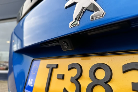 Peugeot e-2008 EV GT 50 kWh | Schuif/Kantel dak | Stoelverwarming | Achteruitrij camera | Sensoren V/A | Keyless
