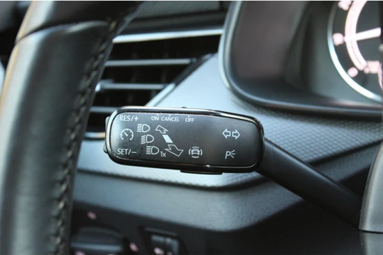Škoda Scala Active 1.0 TSI 110 pk | 1ste Eigenaar | LED | Trekhaak | Parkeersensor achter | DAB | Airco | Cruise control