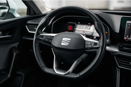 SEAT Leon Style Business Intense 1.0 eTSI 110pk DSG | Navigatie | Carplay | Camera