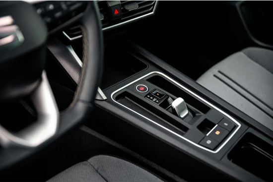 SEAT Leon Style Business Intense 1.0 eTSI 110pk DSG | Navigatie | Carplay | Camera