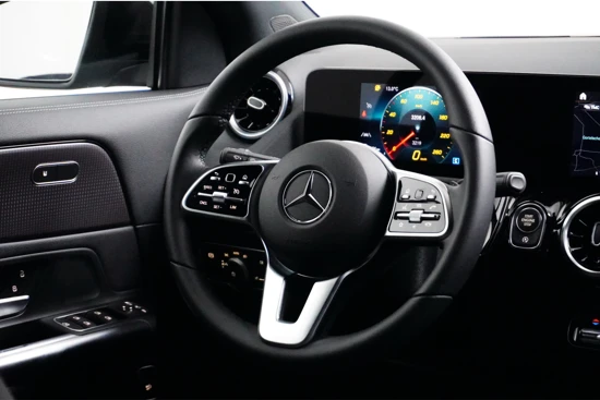 Mercedes-Benz GLA 200 Business Line | Navigatie | Camera | 18" wielen |