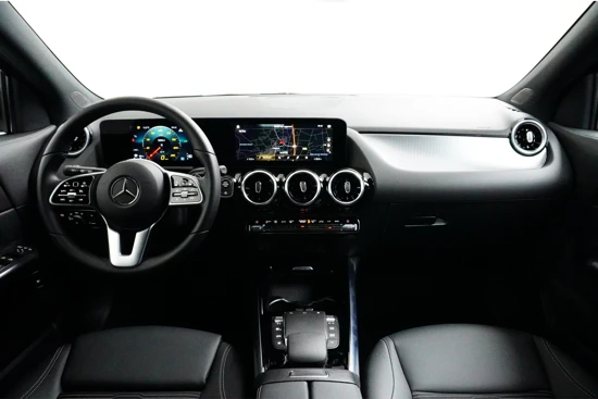 Mercedes-Benz GLA 200 Business Line | Navigatie | Camera | 18" wielen |