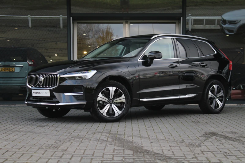 Volvo XC60 T6 AWD Plus Bright | Panorama dak | Camera | All-Season | Adaptive Cruise | BLIS | 19-inch | Memory-seats