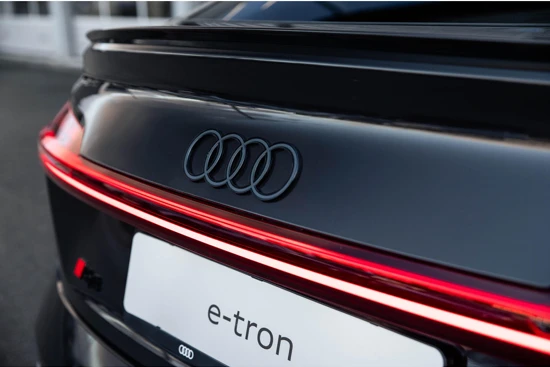 Audi Q8 Sportback e-tron 50 quattro 340 1AT S edition