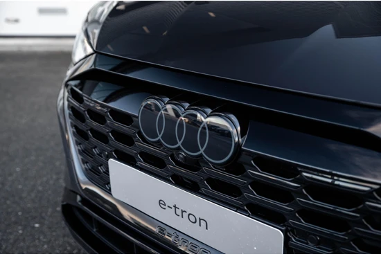 Audi Q8 Sportback e-tron 50 quattro 340 1AT S edition