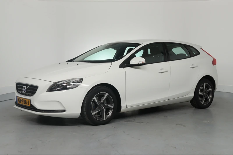 Volvo V40 2.0 T2 Kinetic | Trekhaak | Navigatie | Climate Control | Parkeersensoren | Complete historie | Lichtmetalen velgen